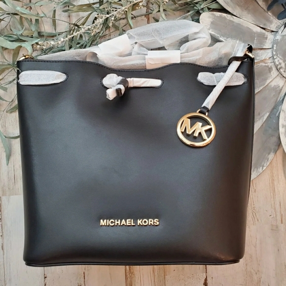 Michael Kors - Picture 5 of 5
